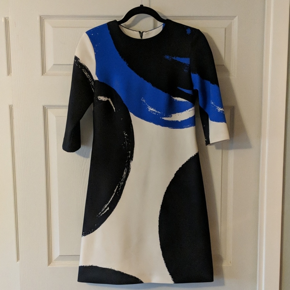 Mid sleeve dress
